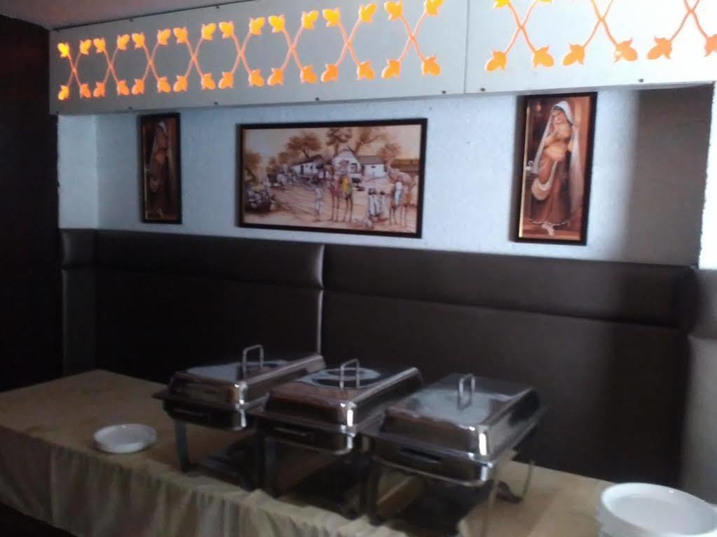 Fabhotel Keerthi'S Anupama - Nr Indira Gandhi Stadium Vijayawāda Exterior foto